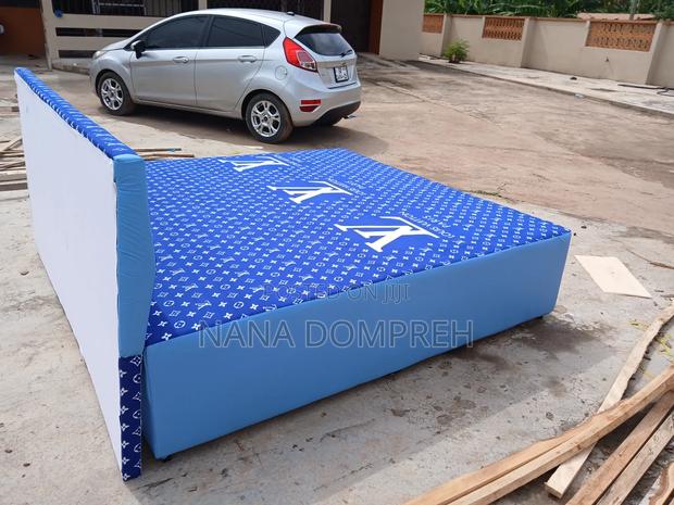 Blue on Blue Queen Size Bed · Photo 3