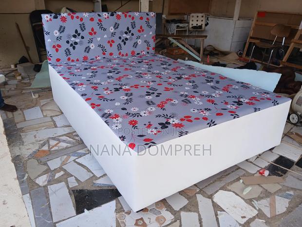 Flowers on White Bed · Photo 2