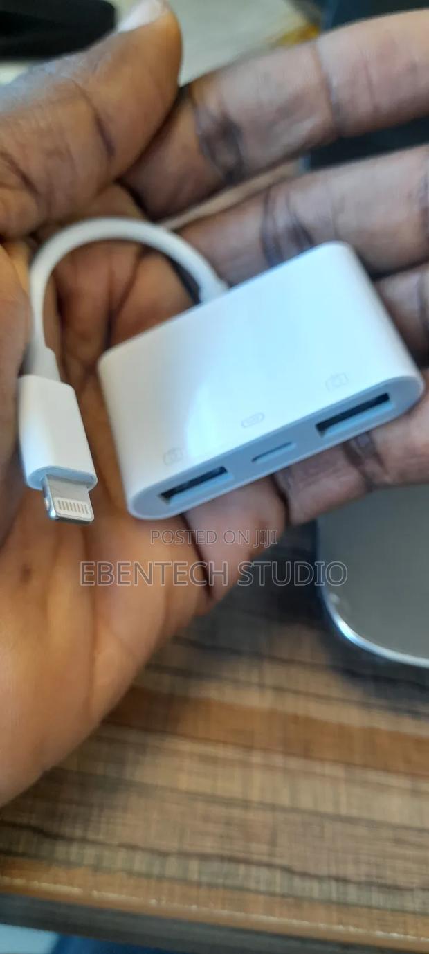iPhone Lighting To Usb Otg Conveter 2 Usb Ports · Photo 3
