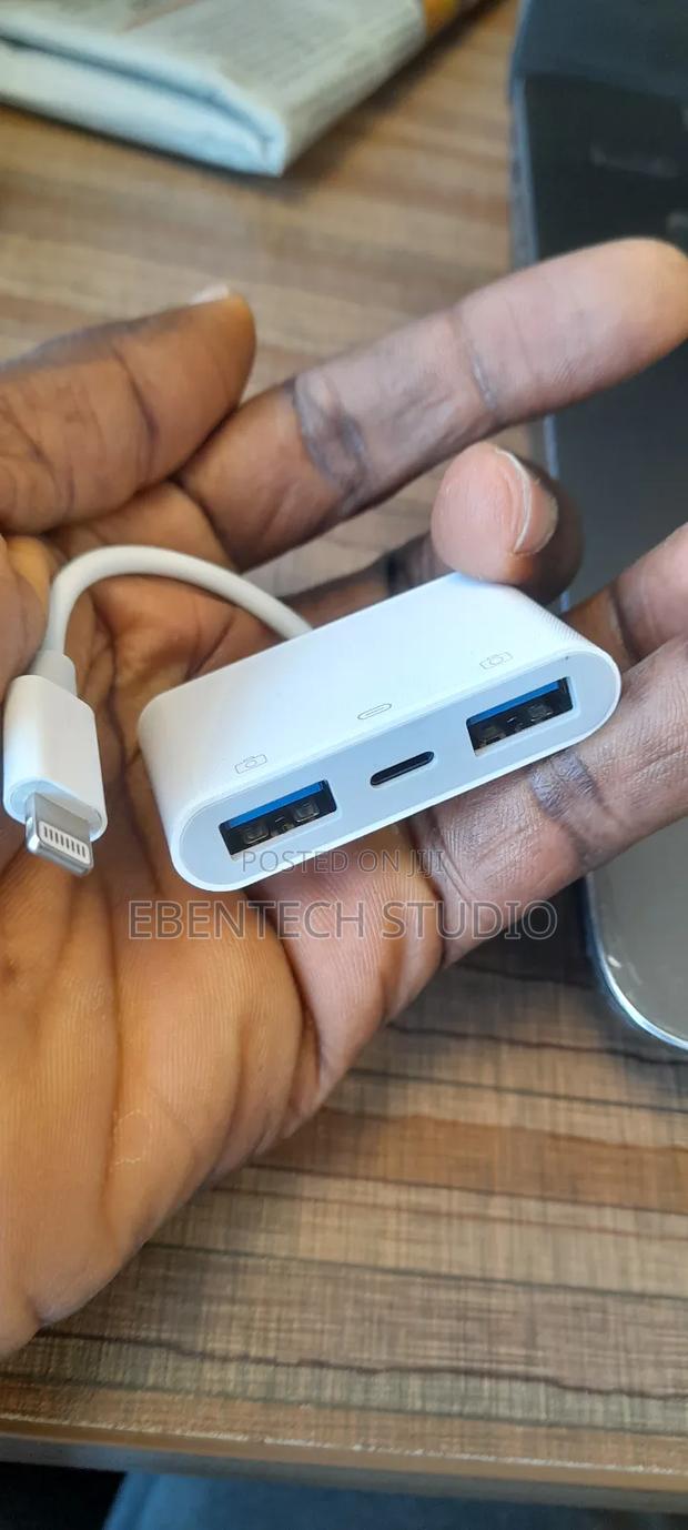 iPhone Lighting To Usb Otg Conveter 2 Usb Ports · Photo 4