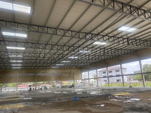 1750 SQM Warehouse at North Kaneshie Industrial Area for Rent · Photo 2