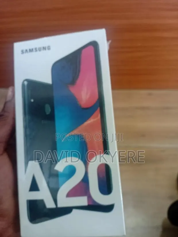 New Samsung Galaxy A20 64 GB Black · Photo 1