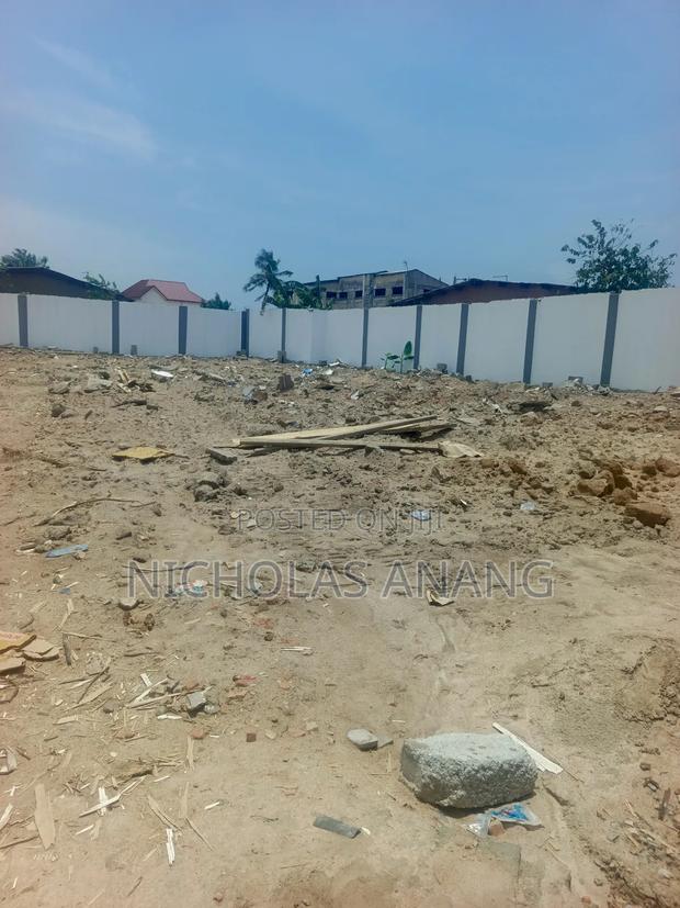 A Genuine 1 Plot of Land for Sale · Photo 1