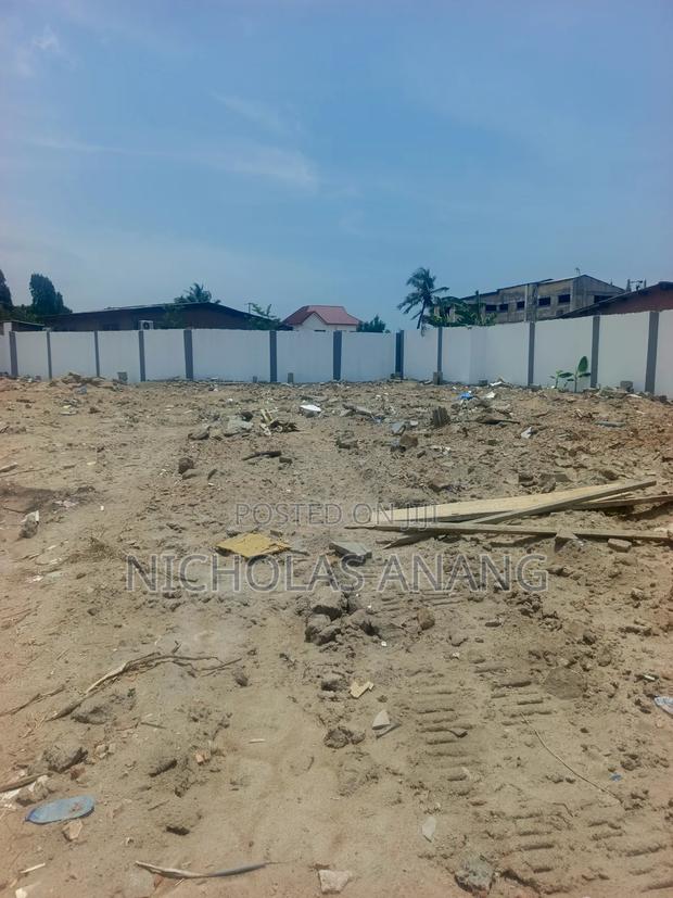 A Genuine 1 Plot of Land for Sale · Photo 3