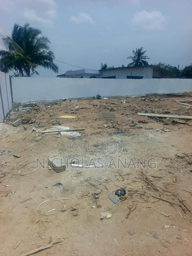 A Genuine 1 Plot of Land for Sale · Photo 4