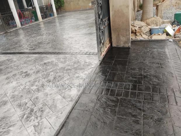 Silver With Black Border · Photo 1