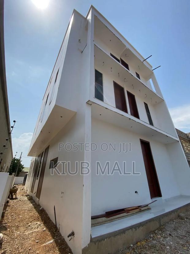 6bdrm Mansion in East Legon Hills, Nmai-Dzorn for sale · Photo 8