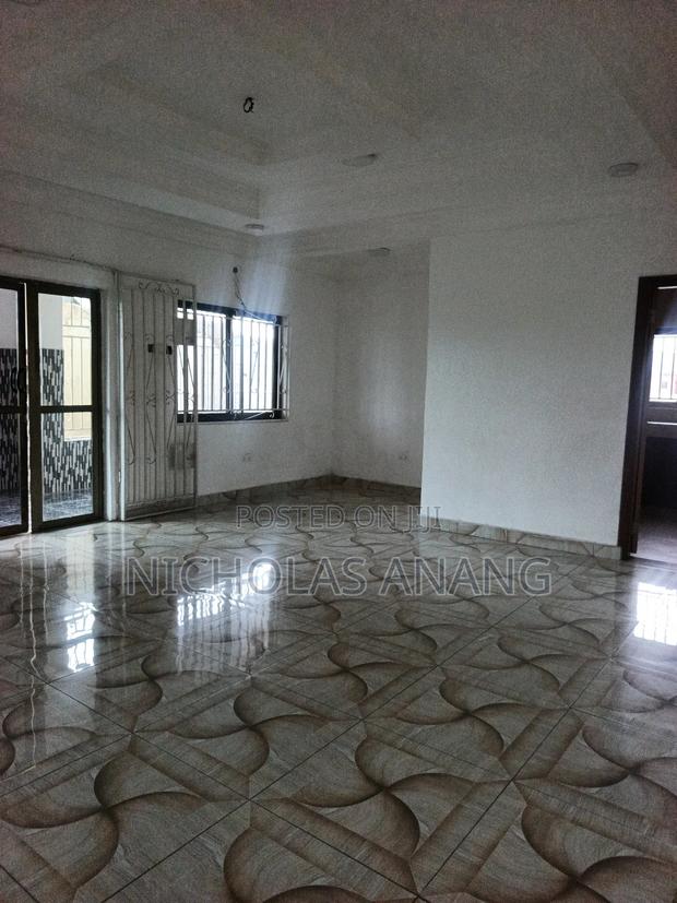 2bdrm Apartment in The Dorns Properties, New Town for rent · Photo 3