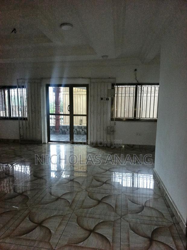 2bdrm Apartment in The Dorns Properties, New Town for rent · Photo 4