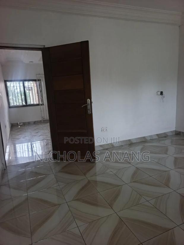 2bdrm Apartment in The Dorns Properties, New Town for rent · Photo 8