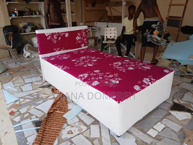 Red and White One and a Halve Bed · Photo 2