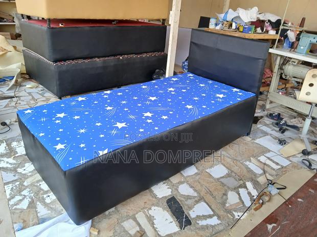 Blue on Black One and a Half Bed · Photo 1