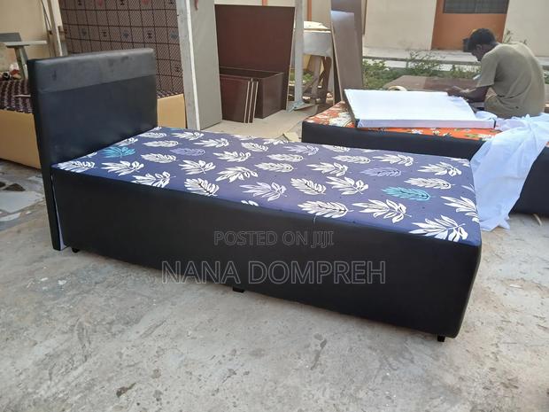 1.5 Inbuilt Bed · Photo 2