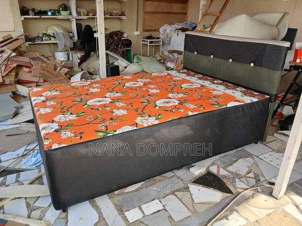 Orange on Black Bed · Photo 2