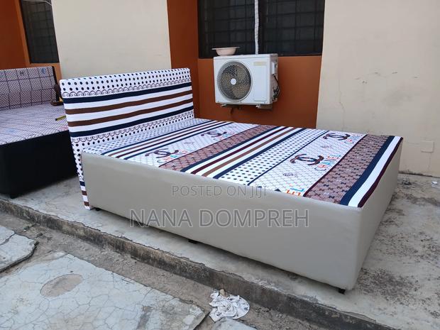 Chanel on Ash Bed · Photo 2