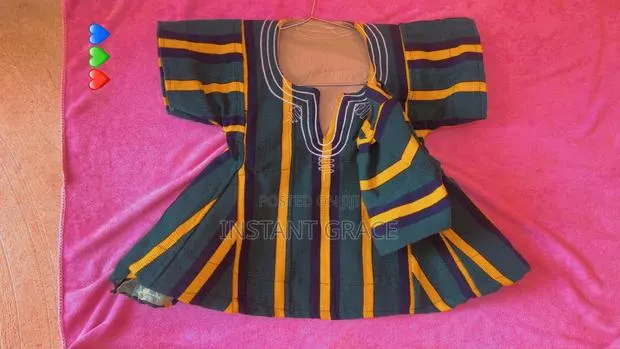 Smock for Boys and Girls · Photo 1
