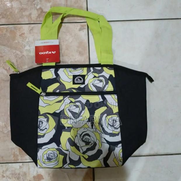 Igloo Tote Muti-Colored Lunch Bags 12 Cancapacity · Photo 3