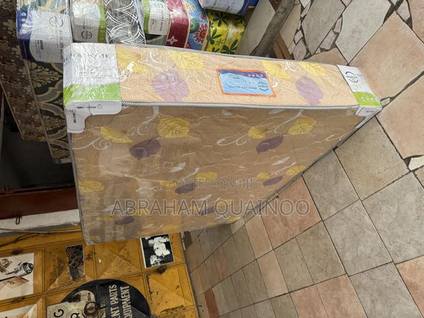 11inches Super High Density Mattress Cover for Sale · Photo 1
