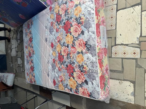 10inches Late Foam Mattress for Sale · Photo 1