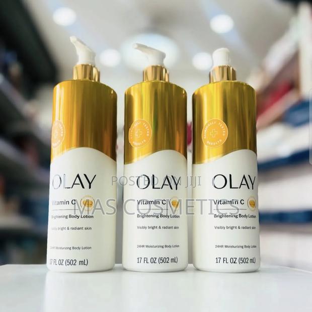 Olay Revitalizing Hydrating Body Lotion With Vitamin C. · Photo 1