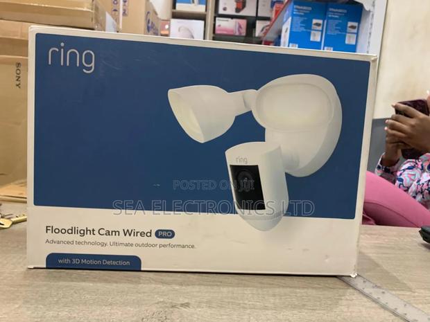 Ring Floodlight Cam Wired Pro With 3d Motion Detection · Photo 1
