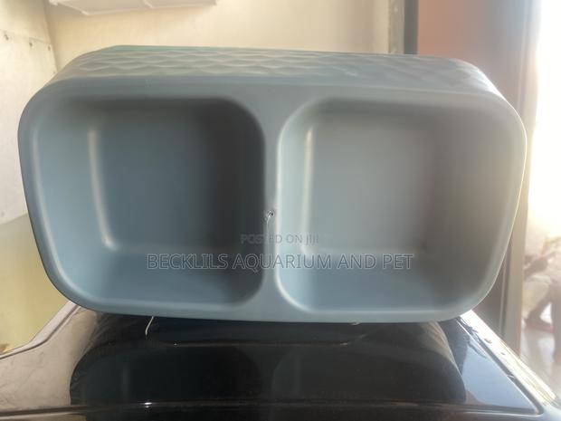 2 in 1 Plastic Dog and Cat Bowls · Photo 4