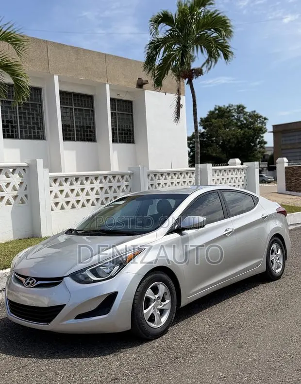 Hyundai Elantra SE 4dr Sedan (1.8L 4cyl 6A) 2015 Silver · Photo 1