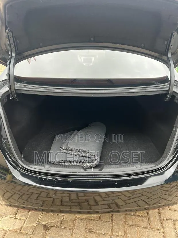 Hyundai Avante 2013 Black
