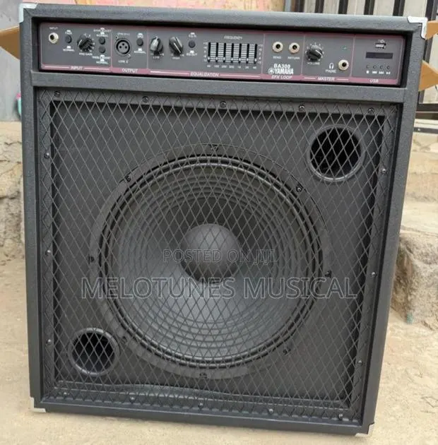 Yamaha BA300 Bass Guitar Combo Amplifier · Photo 1