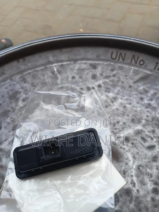 Elantra GT Boot Sensor or Swicth · Photo 1