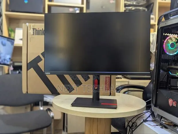 Lenovo - Thinkvision T27h-30 27" · Photo 1