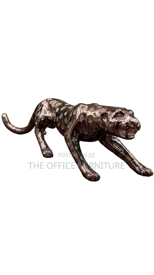 Bronze Leaping Panther Sculpture · Photo 1