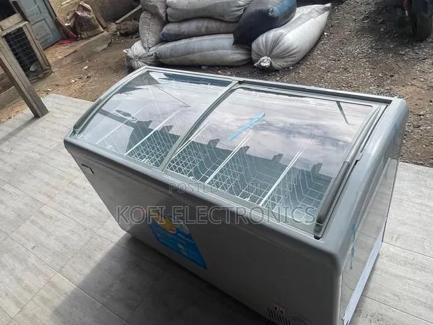 Delron Display Freezer Celestial Glide-Top Cryovault 500 · Photo 1