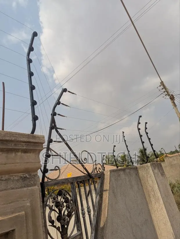 Electric Fence · Photo 1