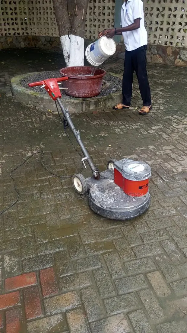 Floor Scrubber for Rent · Photo 1