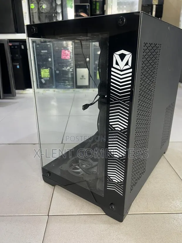 Computer Case · Photo 1