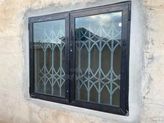 Black Frames Sliding Windows · Photo 1