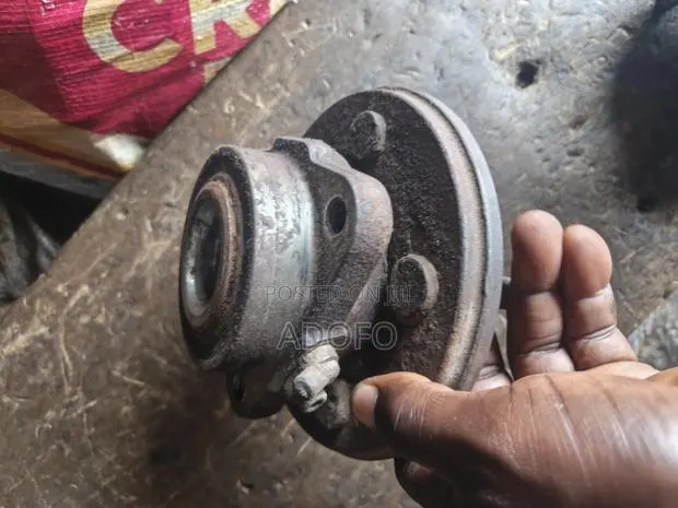 Ford Explorer Front Hub 2006 to 2012 · Photo 1