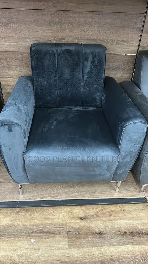 Single Sofa · Photo 1