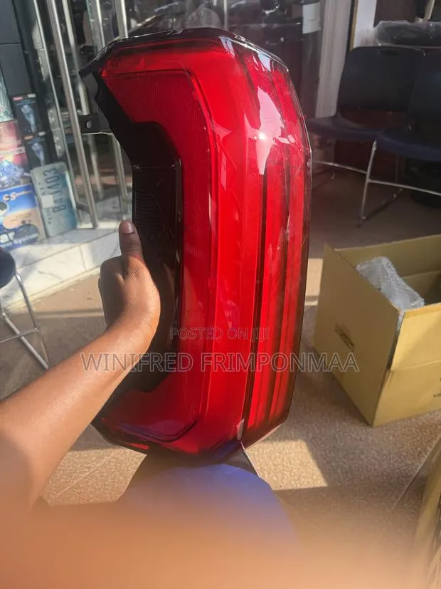 Toyota Tundra 2022,2023,2024,2025 Tail Light · Photo 1