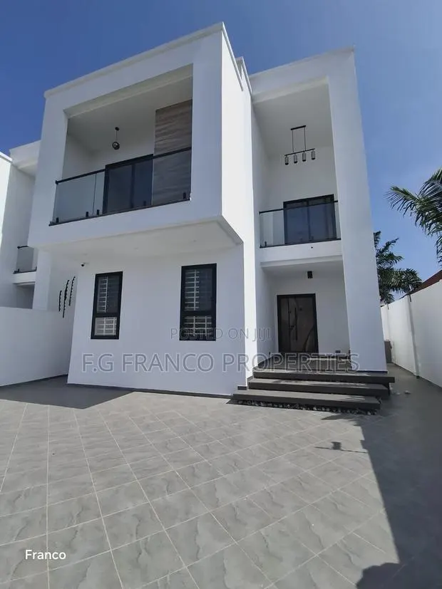 4bdrm House in K. G. Franco, Sakumono for rent · Photo 1