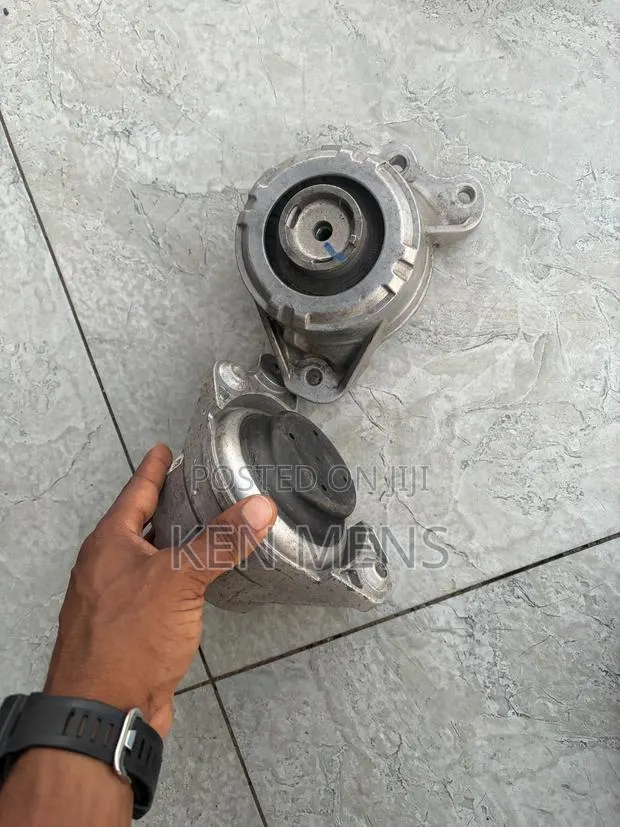 Mercedes Benz Engine Seat 2018 · Photo 1