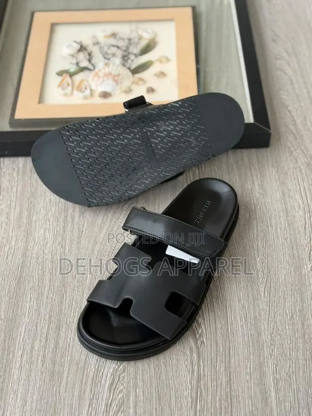 Hermes Slide Available for Comfort · Photo 1