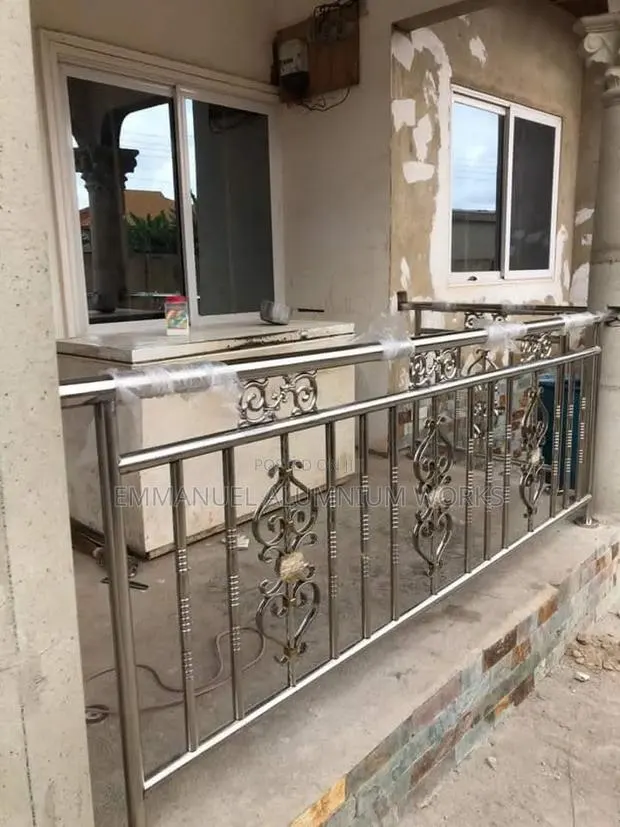 Two Base Stainless Balustrade · Photo 1