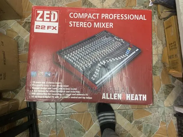 Zed Allen Heath 22fx Channel Mixer · Photo 1