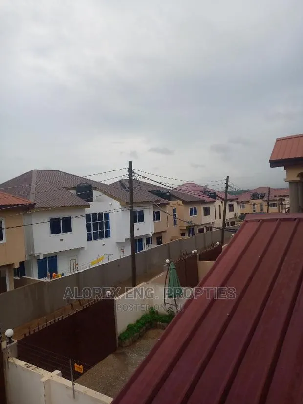3bdrm House in Self Compound, Oyarifa for rent · Photo 1