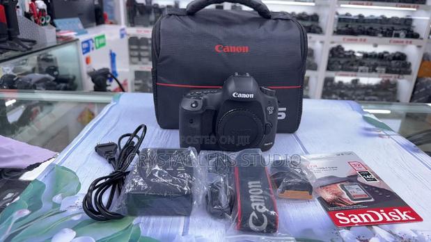 99% New Canon 6d With Bag and Free Sd Card · Photo 5
