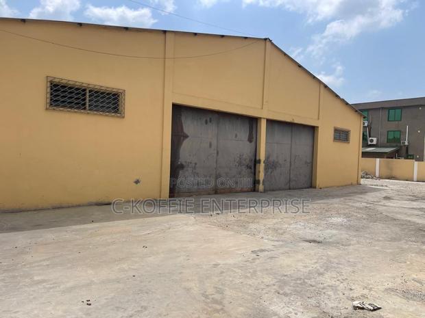 600 SQM Warehouse for Renr at Achimota · Photo 1