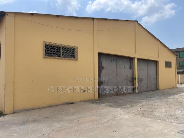 600 SQM Warehouse for Renr at Achimota · Photo 3