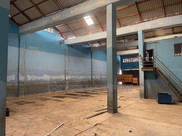 600 SQM Warehouse for Renr at Achimota · Photo 4